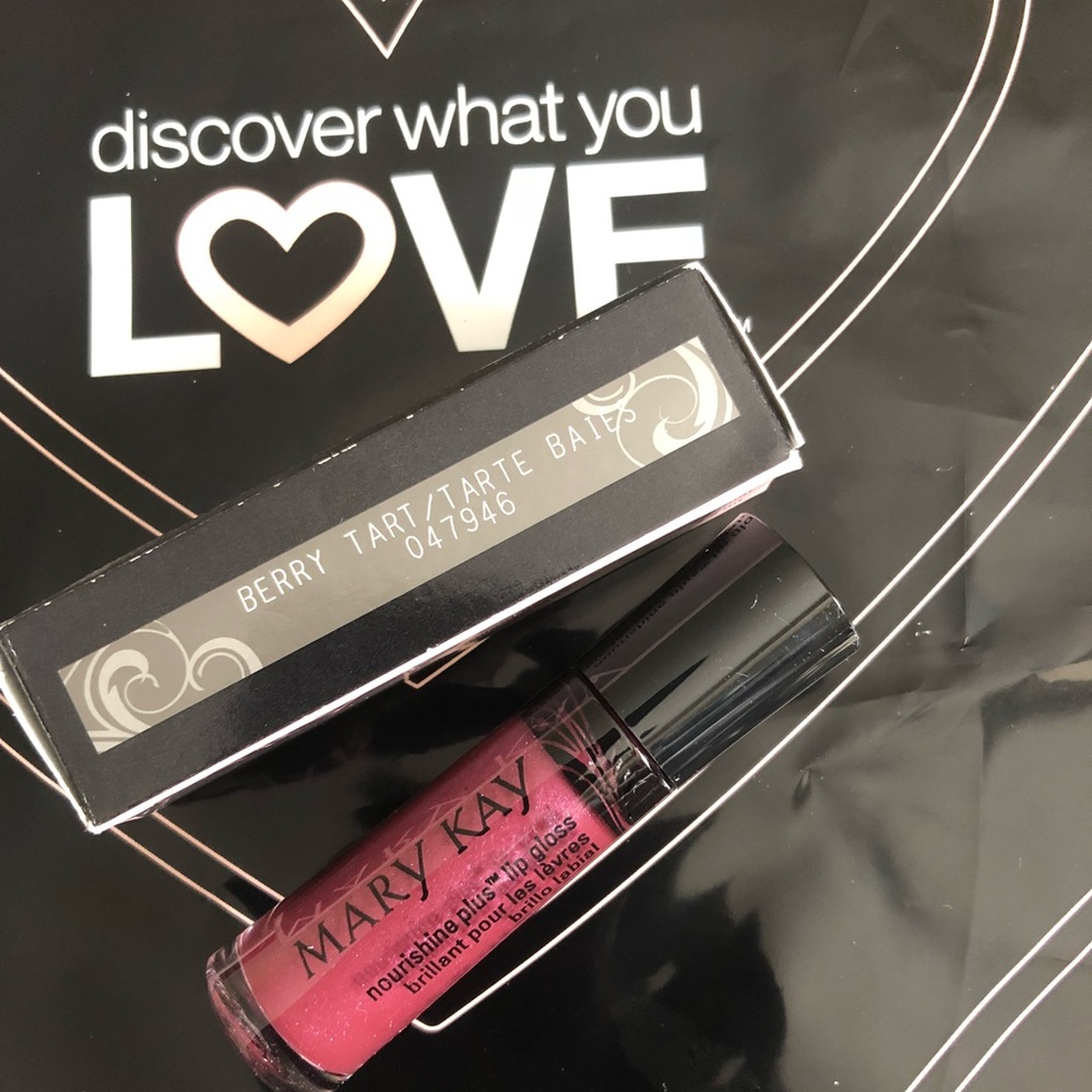 New Mary Kay Nourishine Plus Berry Tart Lipgloss